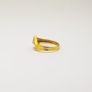 Anillo Oro Amarillo 18K con Circonita Triangular