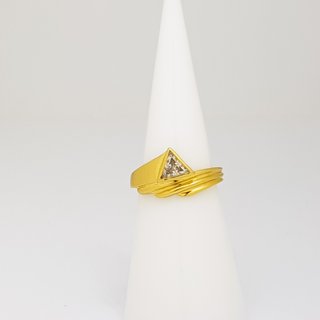 Anillo Oro Amarillo 18K con Circonita Triangular