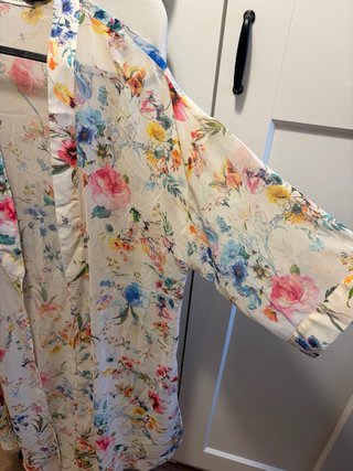 Kimono floral Bershka talla S