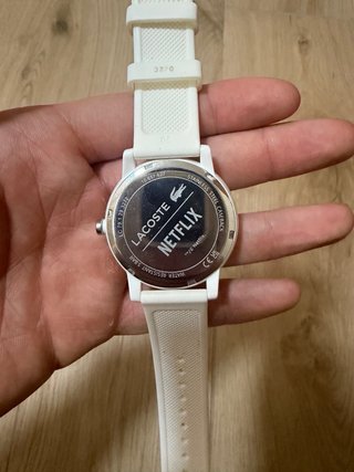 Reloj Lacoste x Netflix Diseño Cocodrilo