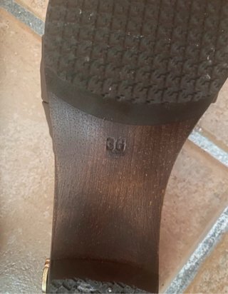 Zoccoli in legno con fascia elastica numero 36