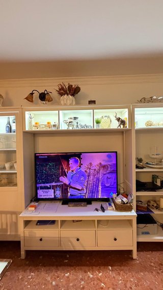 Mueble de salón madera y cristal