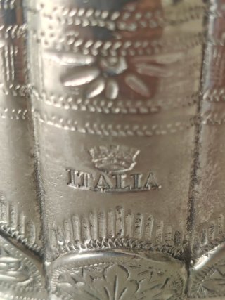 Bricco in metallo argentato