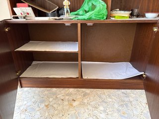 Mueble de comedor y sillas a juego