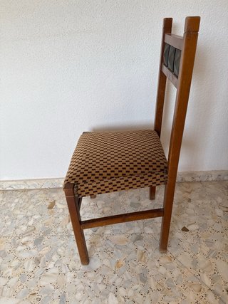 Mueble de comedor y sillas a juego