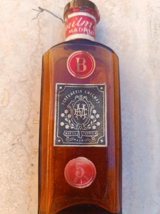 Botella antigua vacía Perfumería Emilat Madrid