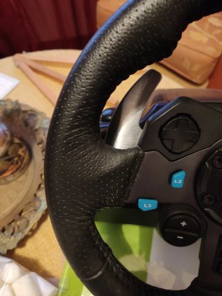 Volante Logitech G29 (sin pedales)