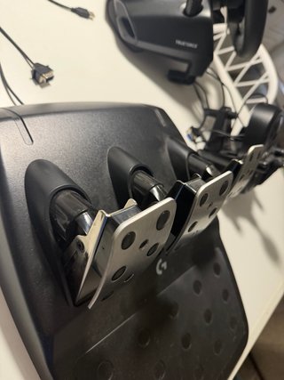 Volante Logitech con palanca de cambios