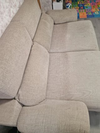 Sofá 3 plazas beige hasta el domingo