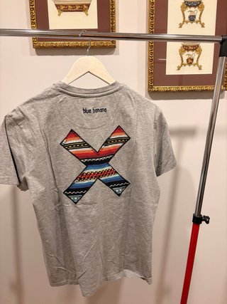 Camiseta Gris Blue Banana con Diseño X