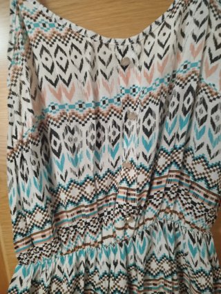 Vestido étnico solidario