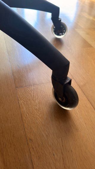 Silla de oficina ergonómica - ruedas para parquet
