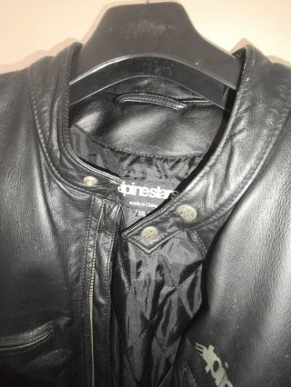 Chaqueta Cuero Alpinestars estilo cafe racer