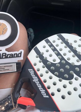 Pala Bullpadel Índiga sin estrenar