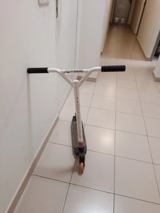 Patinete de trucos blanco