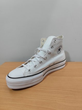Converse Chuck Taylor Lift Hi Blancas