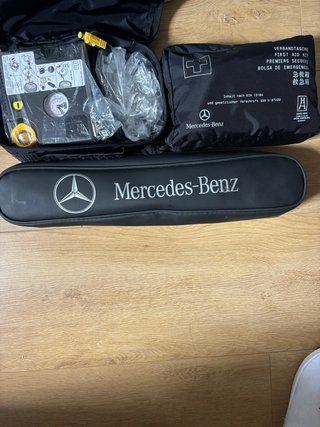 Kit ReparaciónPinchazos y Triángulos Mercedes-Benz