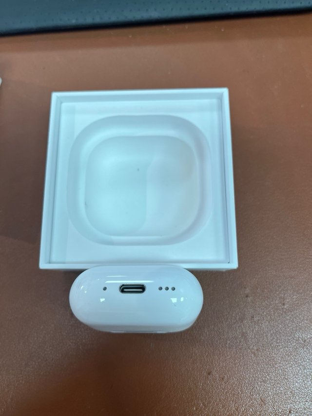 Apple AirPods 4 con Cancelación#2H74TJ
