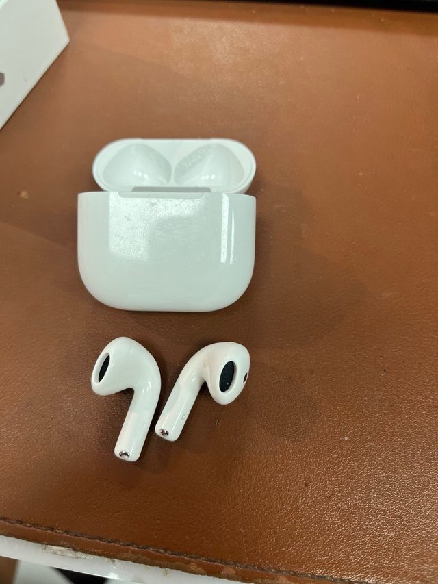 Apple AirPods 4 con Cancelación#2H74TJ