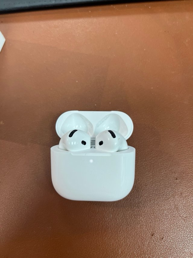 Apple AirPods 4 con Cancelación#2H74TJ