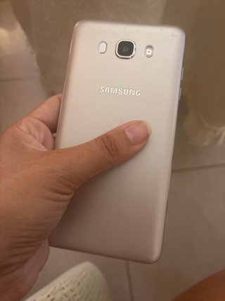 Samsung Galaxy J7 6