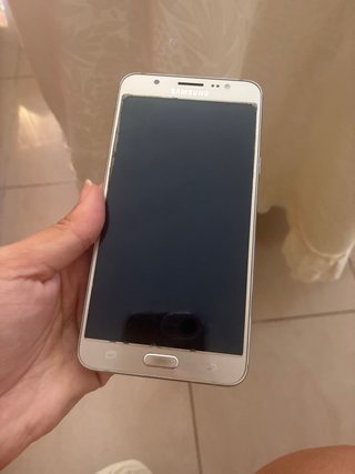 Samsung Galaxy J7 6