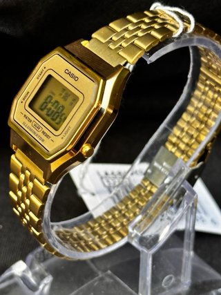 Reloj Casio Vintage Dorado LA680WEGA