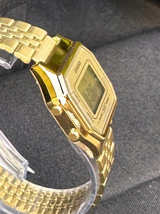 Reloj Casio Vintage Dorado LA680WEGA