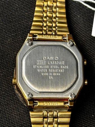 Reloj Casio Vintage Dorado LA680WEGA