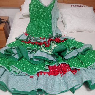 Vestido de flamenca muy cómodo ,gran oprtunida