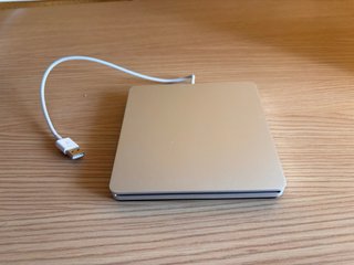 Apple USB SuperDrive Grabadora CD/DVD