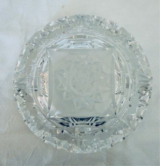 Posacenere in vetro intagliato