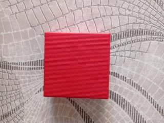 Bracciale perline bianche e cristalli azzurri