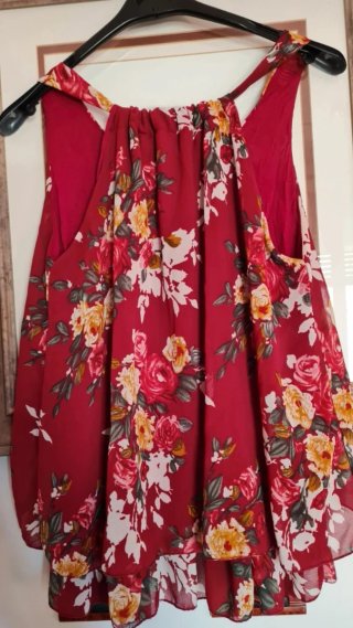Top floreale con volant brand italiano Blugaya