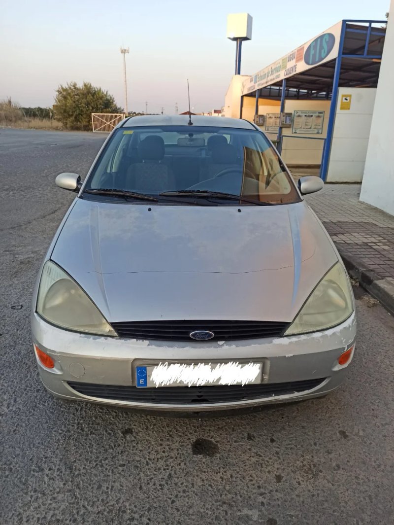 Ford Focus 2001 - foto 1