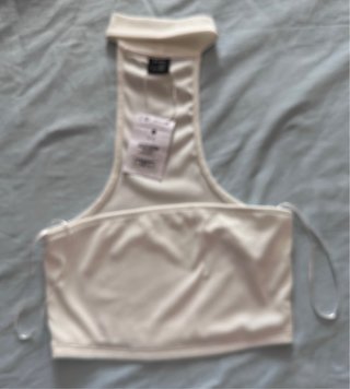 Top halter Bershka crema Talla M