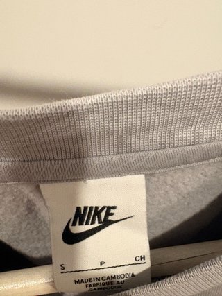 Sudadera Nike Gris Logo Swoosh