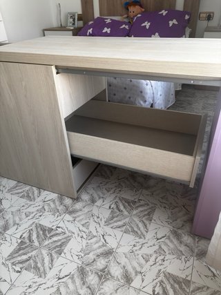 Mesa escritorio extensible madera y morado