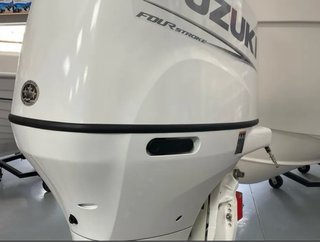 Embarcación Sabor 690 LX y motor suzuki 150CV