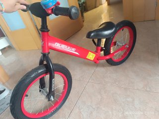 Bicicleta infantil de equilibrio
