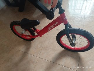 Bicicleta infantil de equilibrio