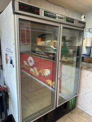 Nevera expositora bebidas Monster Energy