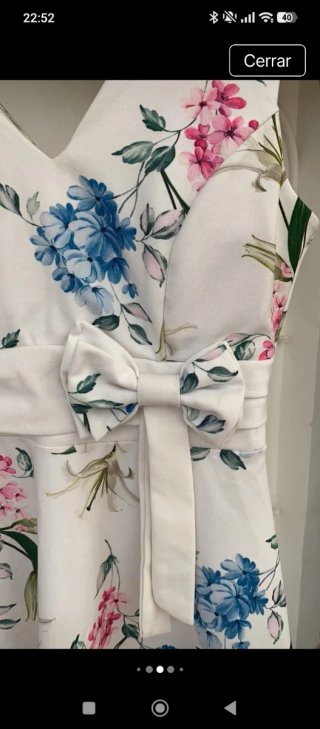 Vestido de ceremonia floral blanco. Nuevo.