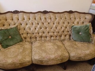 Sillón antiguo tapizado floral