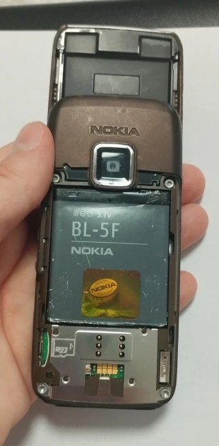 Móvil Nokia E65 Vintage del año 2007 Marrón