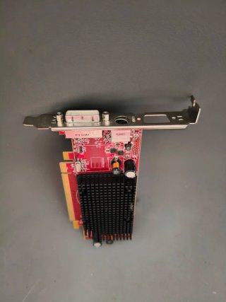 Tarjeta Gráfica AMD Radeon HD 5450 1GB DDR3