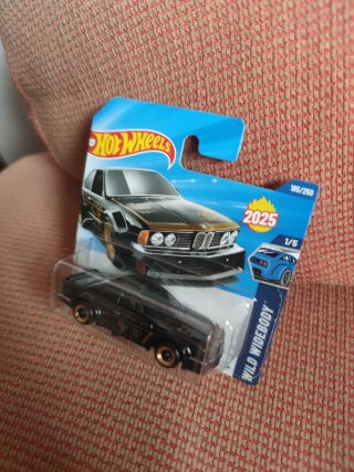 Hot Wheels BMW 635 CSI Negro Dorado