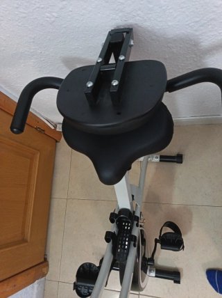 Bicicleta estática para entrenar en casa
