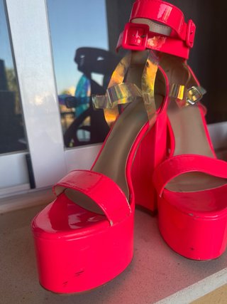 Sandalias de tacón alto rosa