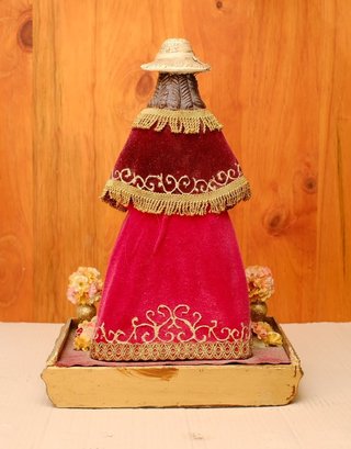 Cerámica Virgen con Sombrero de Paja y Niño Jesús